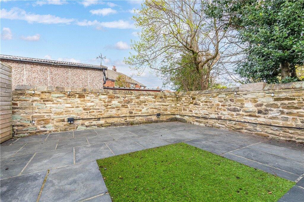House in Bradford, Low Hill, Baildon - View 2