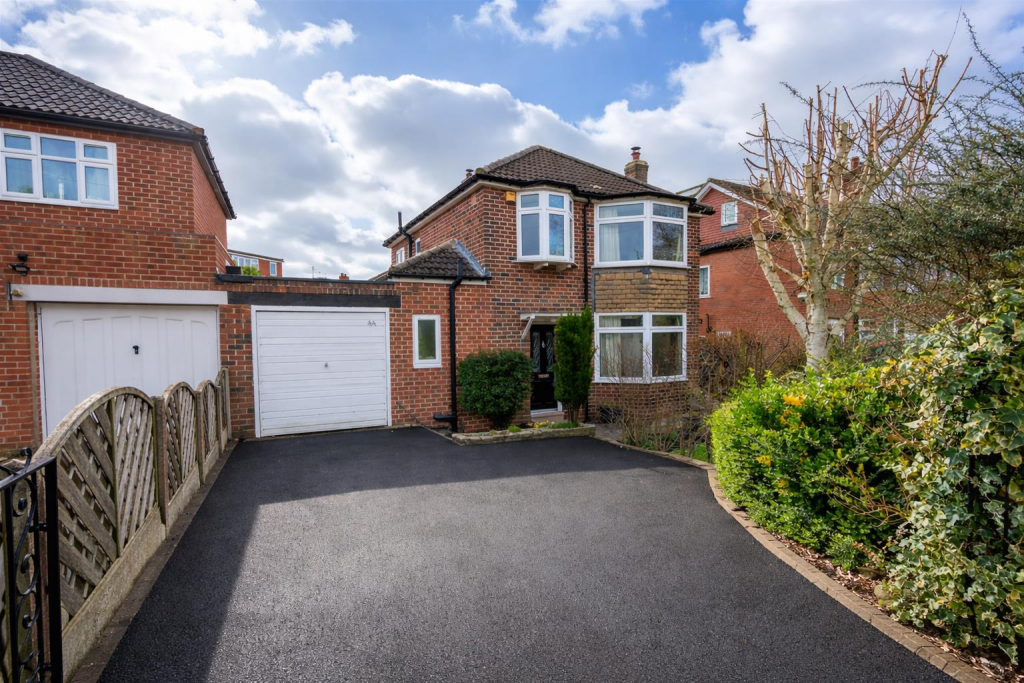 Main image of property: The Avenue, Alwoodley