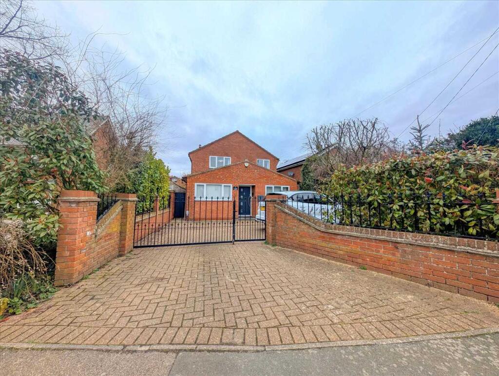 Main image of property: Granary House, Bromley Road, Elmstead