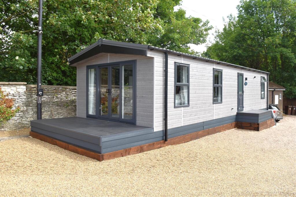 2-bed caravan on Lyndale Park, School Croft, Brotherton, £140,000