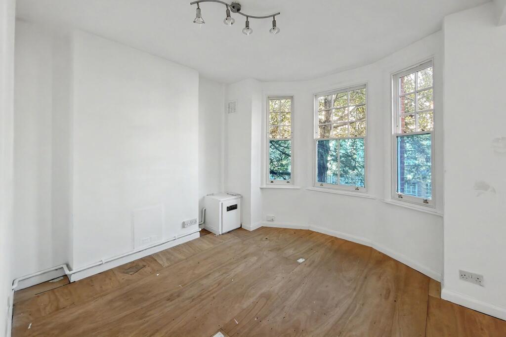 Apartment in London - View 5