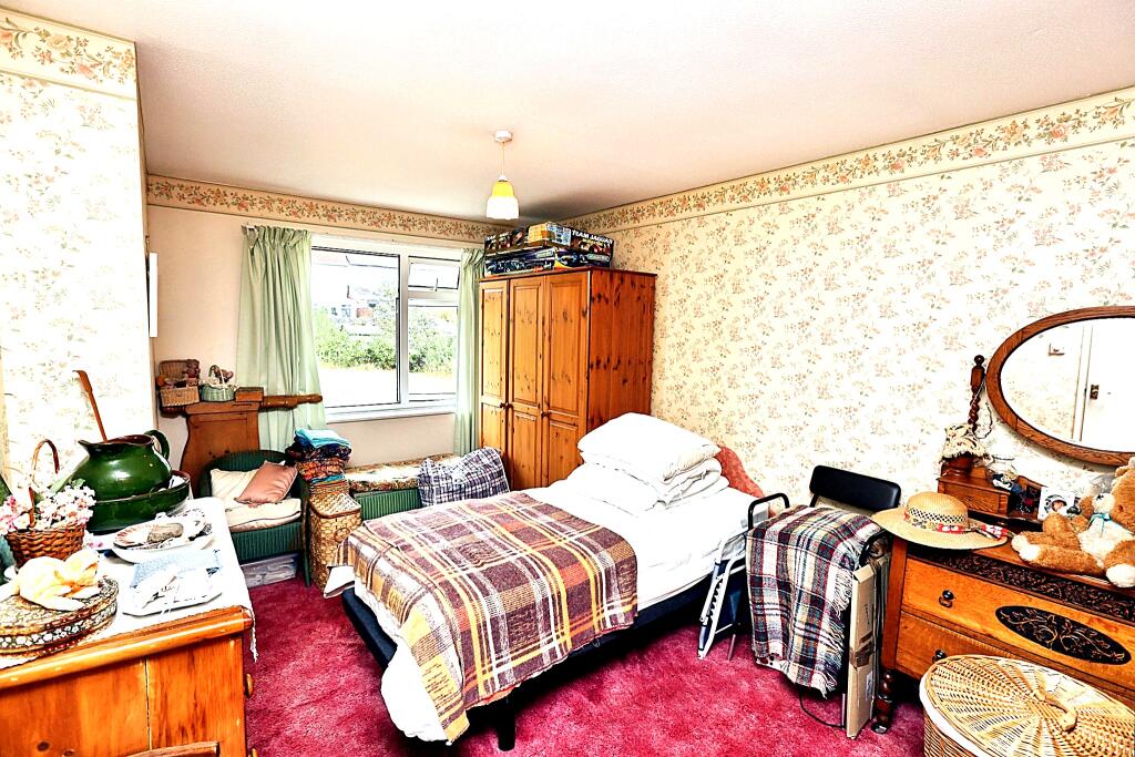 House in Portsmouth - More