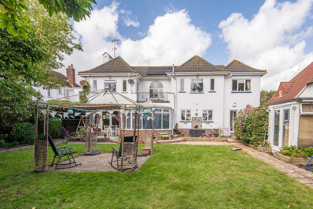 5-bed detached on Sompting Avenue, Gaisford, £775,000