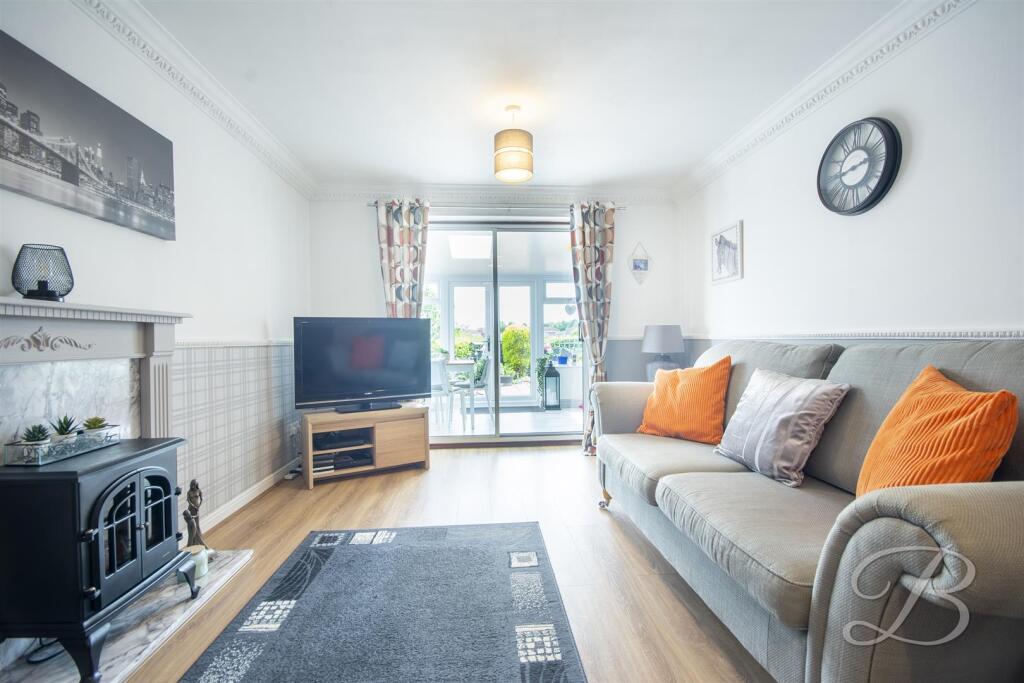 House in Mansfield, Nottinghamshire - View 3