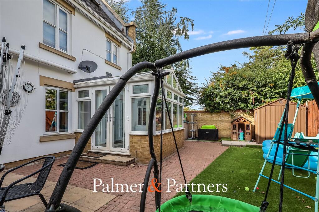 Apartment in Chelmsford - View 4
