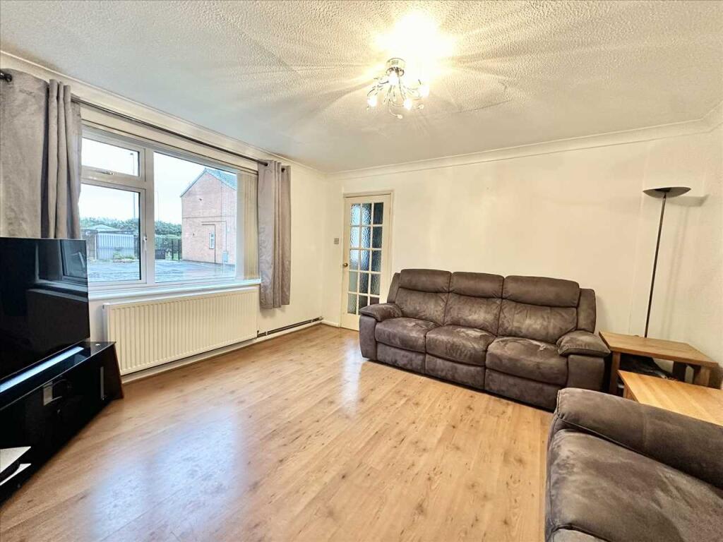 House in Nottingham, Clifton - View 4