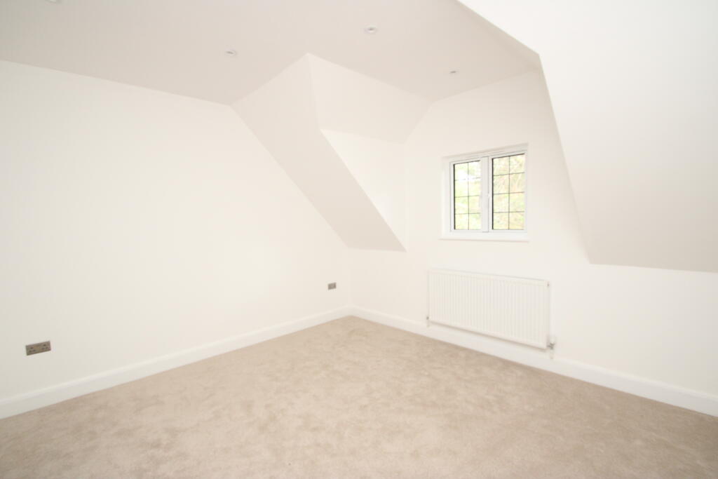 House in Croydon - View 3