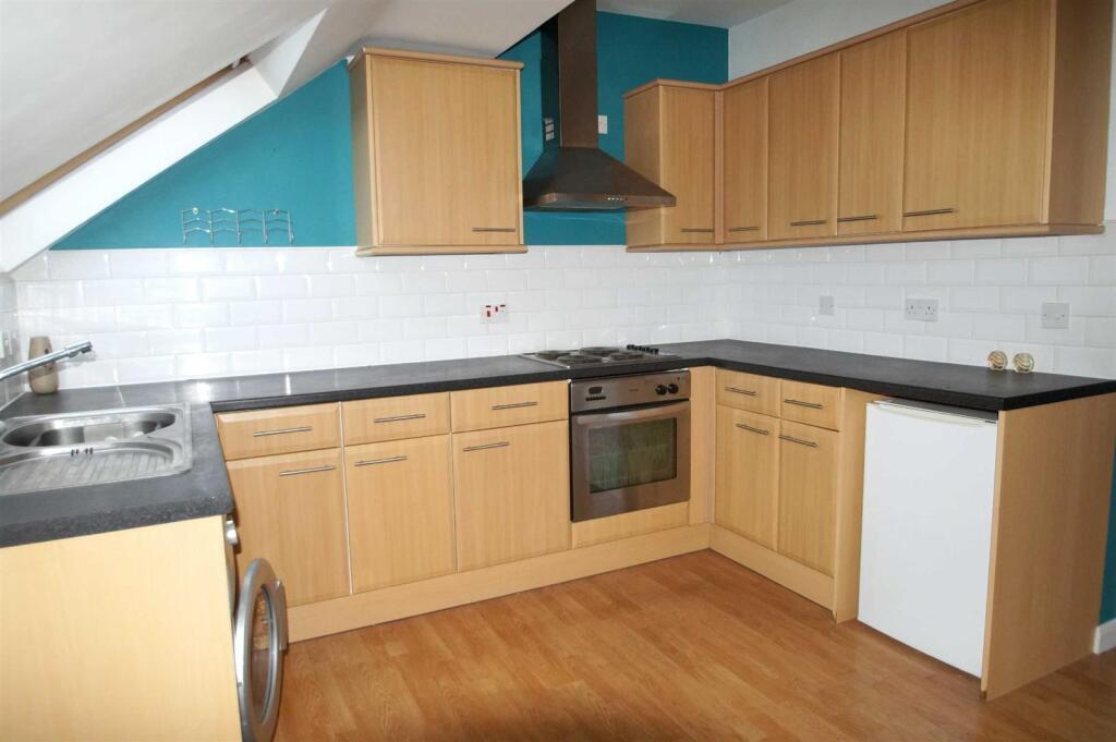 Apartment in Leeds, West Yorkshire - View 2
