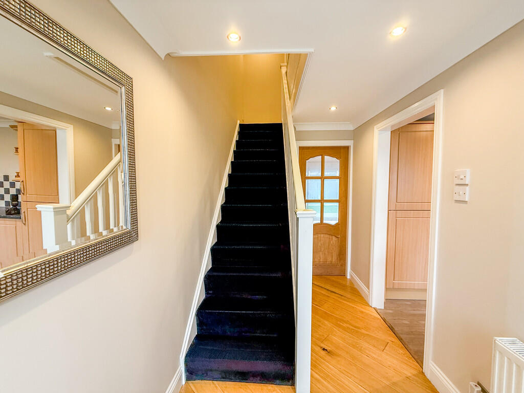 63, Crammond Place, Perth photo 2