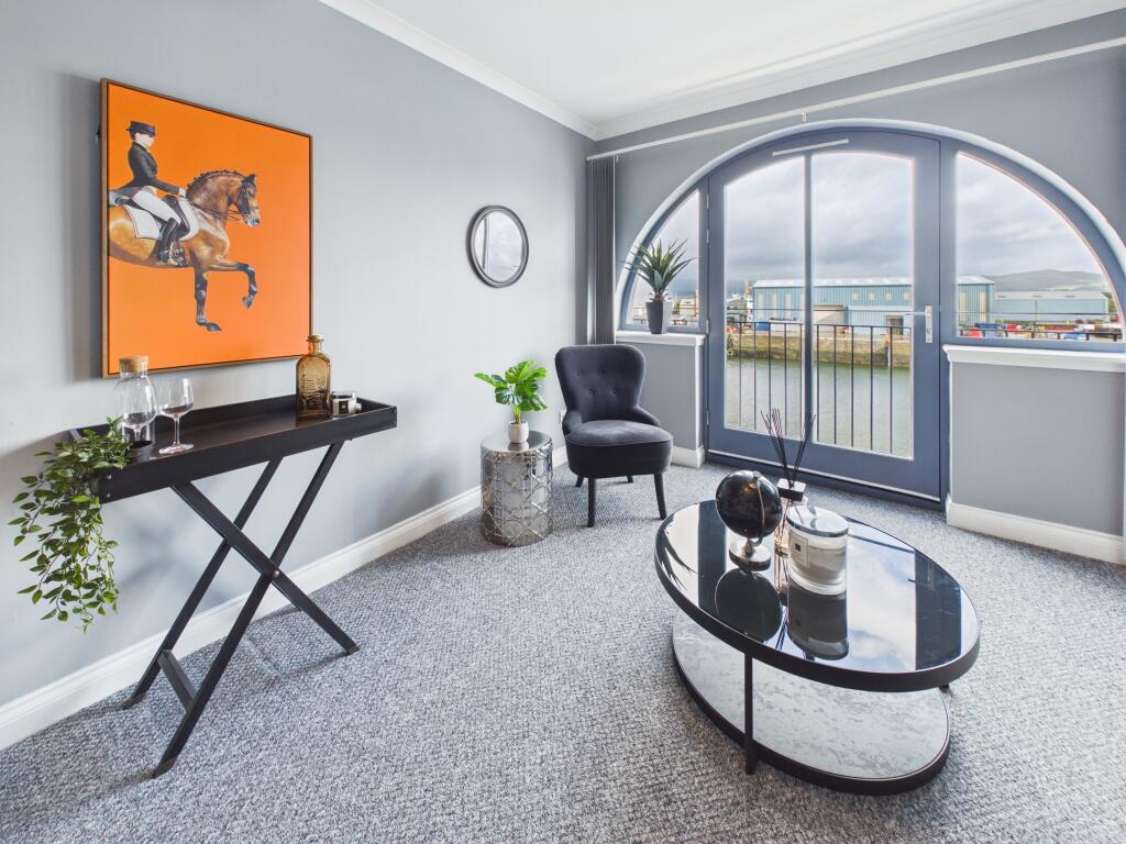 Apartment in Greenock, Ladyburn - View 3