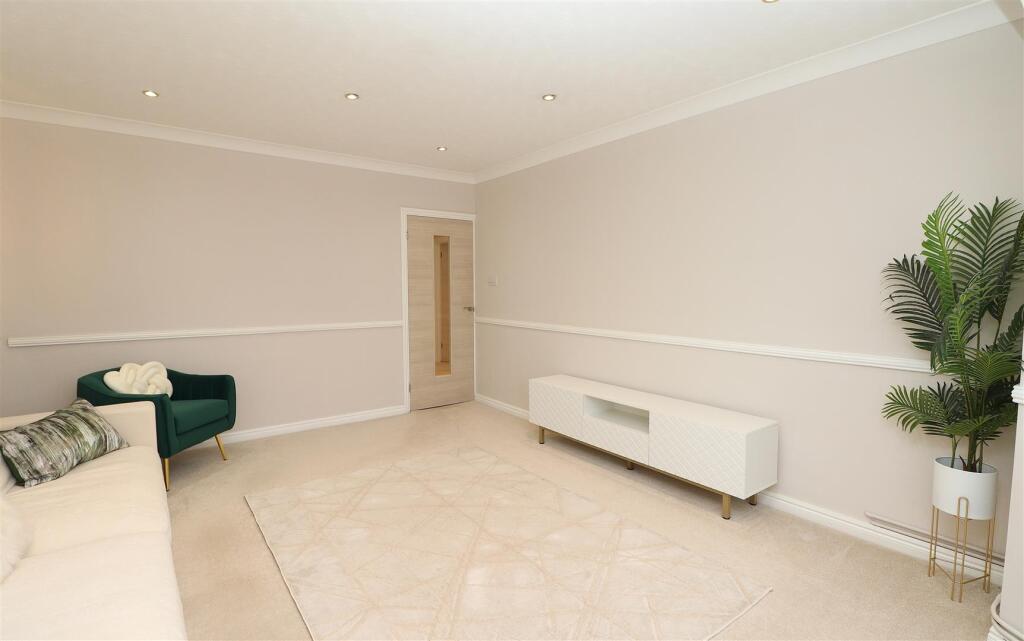 House in Borehamwood, Elstree and Borehamwood - View 5