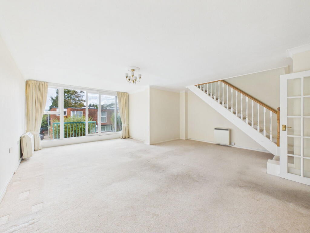 The Rowans, Worthing, BN11 photo 3