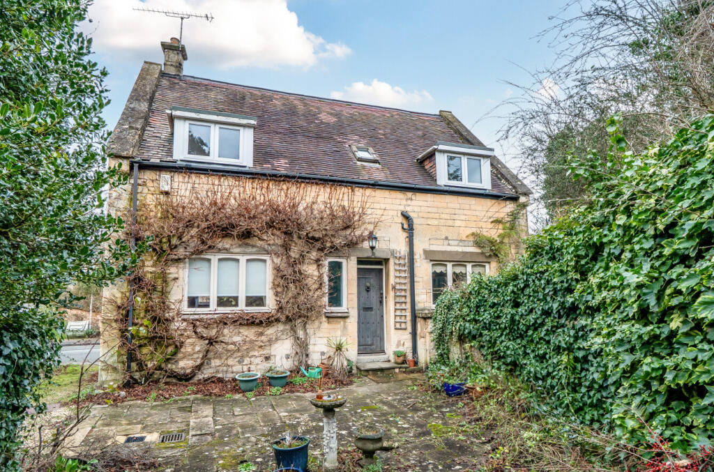 3-bed detached on Cudnall Street, Charlton Kings, Cheltenham, £525,000