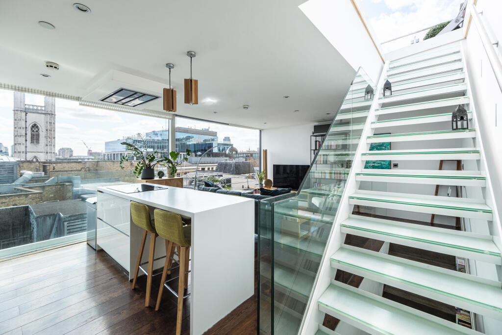Apartment in London - View 3