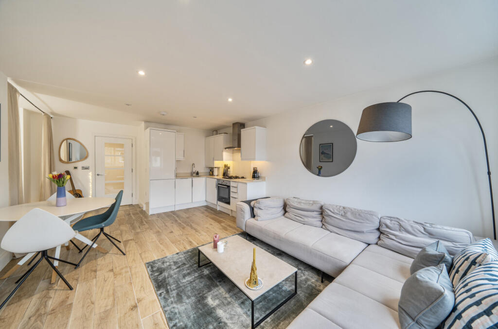 Main image of property: Leicester Road, Barnet, EN5