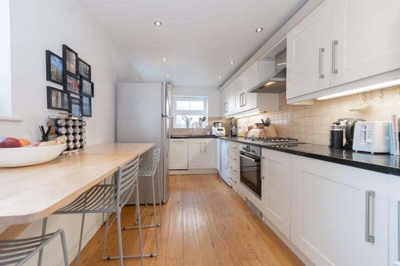 Apartment in London, Westbourne Green, Maida Vale - View 3