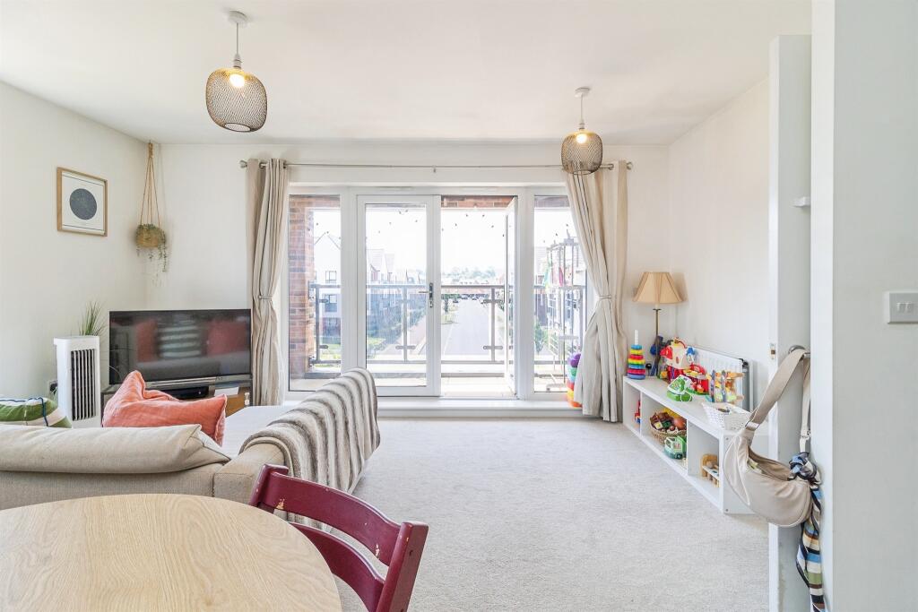 Apartment in Milton Keynes, Wavendon - View 5