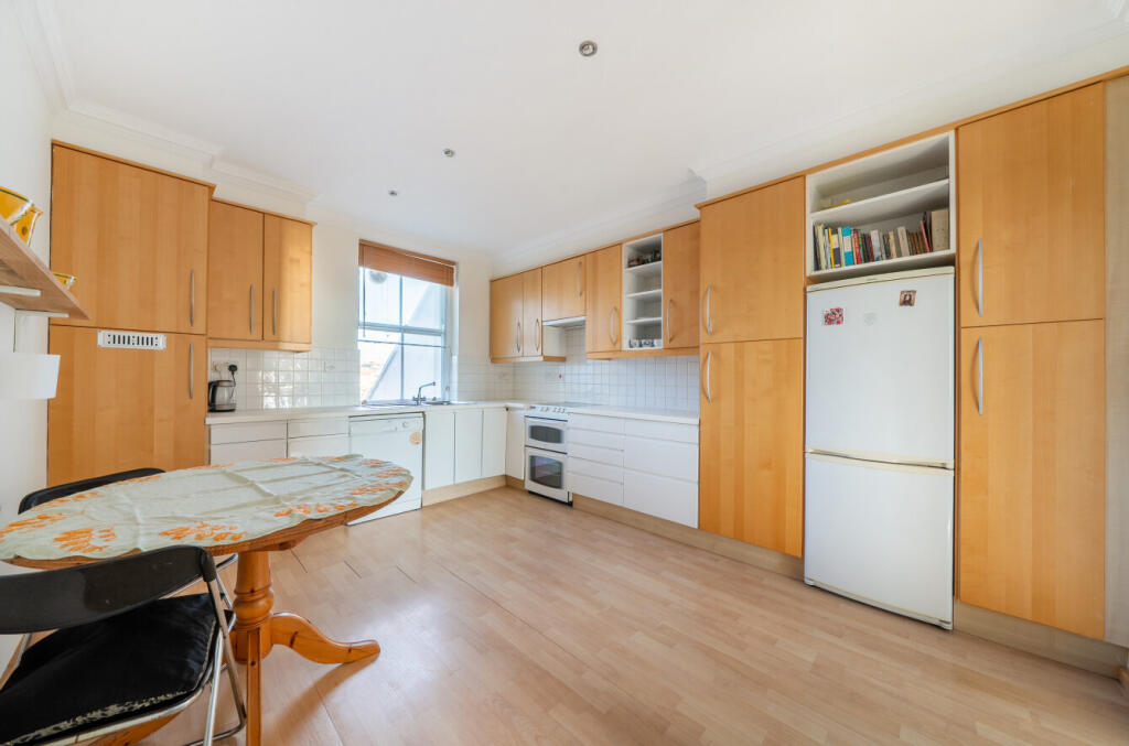 Apartment in Brighton - View 5