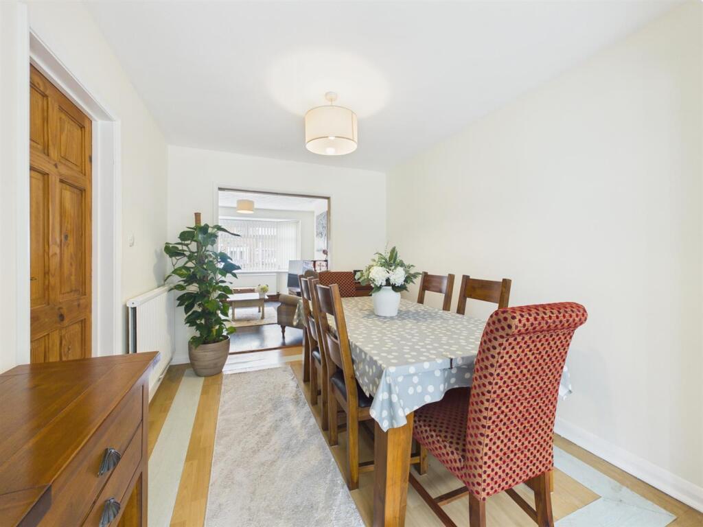 House in Gloucester - View 3