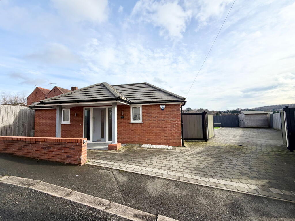 2-bed detached on Hill Street, Quarry Bank, Brierley Hill, DY5 2AY, £300,000