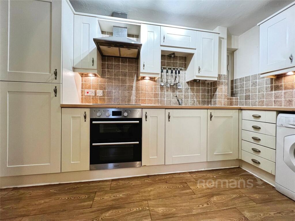 Apartment in Aldershot, Cargate, North Town - View 2