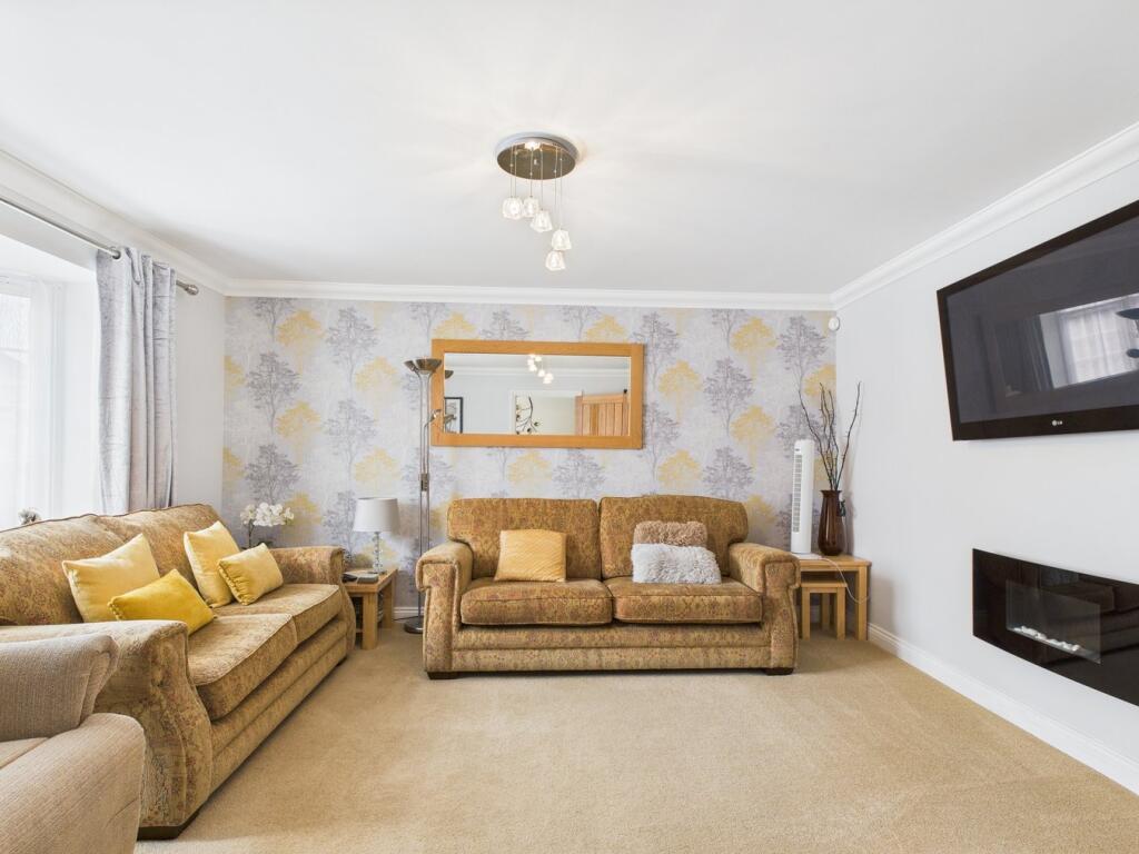 74 London Road photo 3