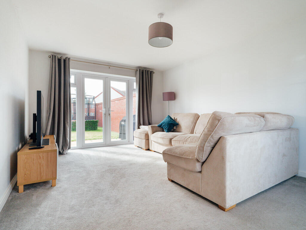 House in Worcester - View 2