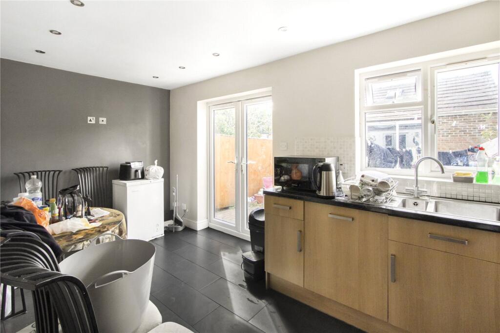 House in Swindon - View 4