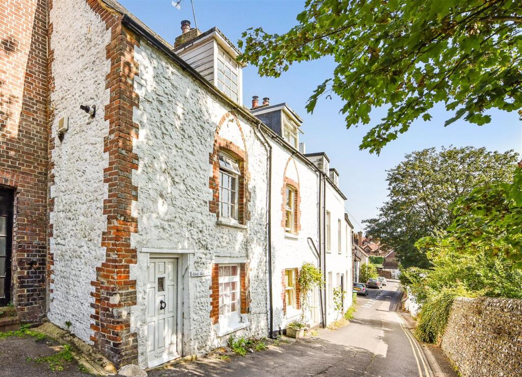 1-bed terraced on Park Place, Arundel, £300,000