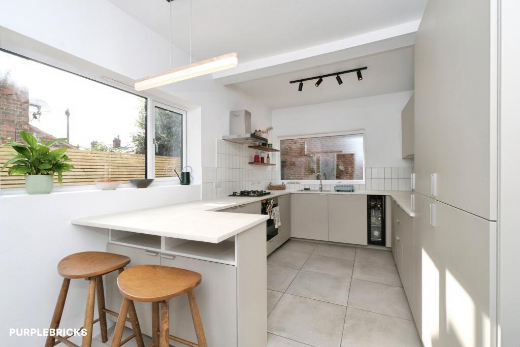 House in Nottingham, Beeston - View 2
