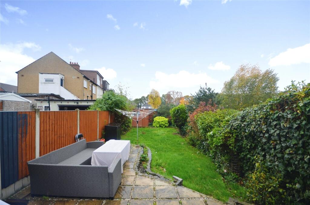 House in Romford - More