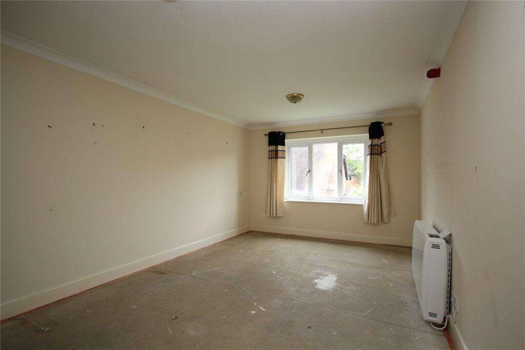 Deweys Lane, Ringwood, Hampshire, BH24 photo 4
