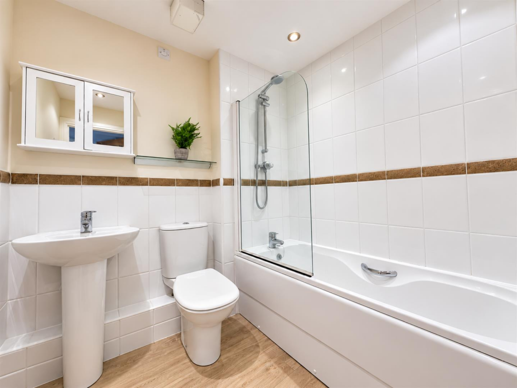 Apartment in Leicester - More