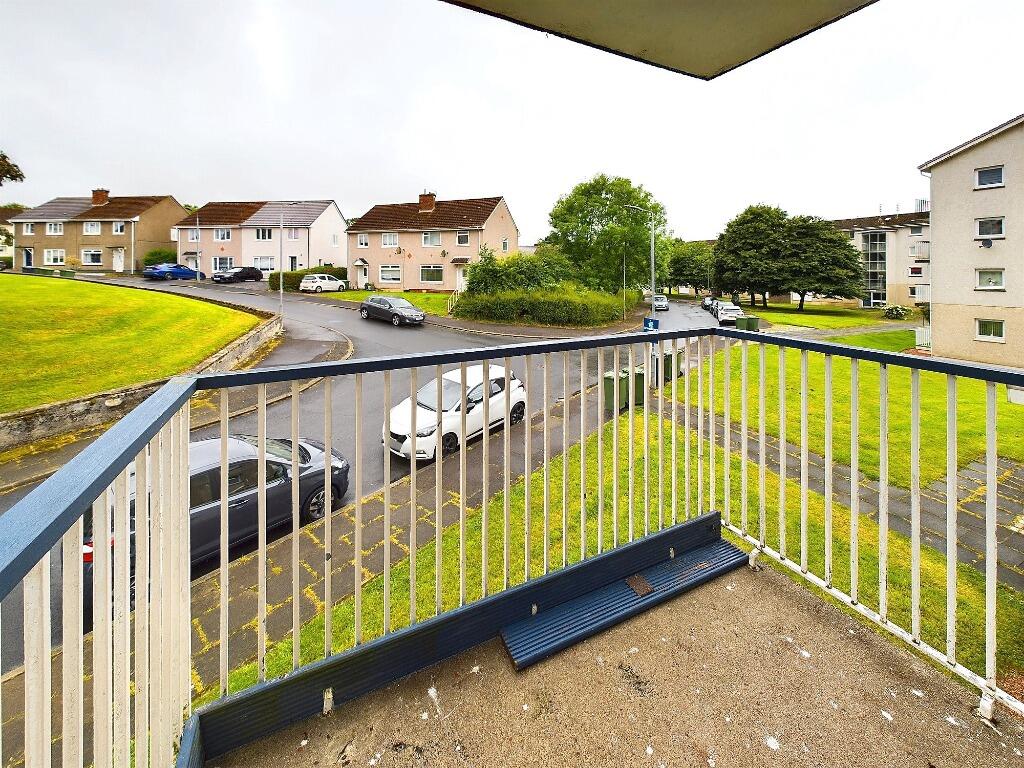 Apartment in Glasgow, South Lanarkshire - More