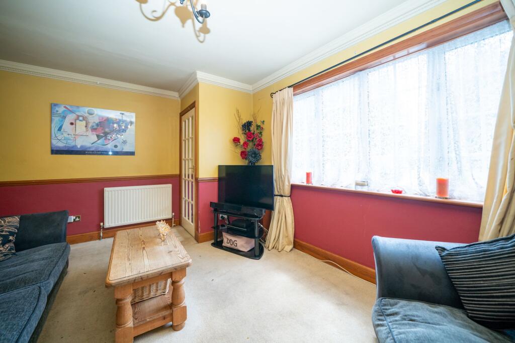 House in Dacorum, Nash Mills - More
