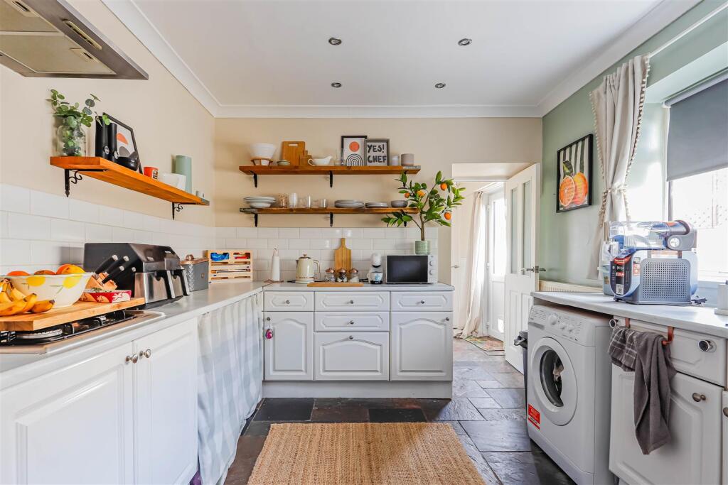 House in Barry, Gibbonsdown - View 5
