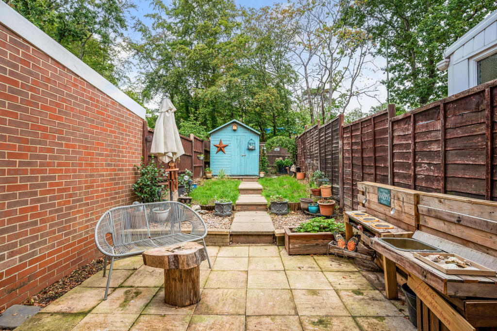 House in Eastleigh, Lowford, Bursledon - More