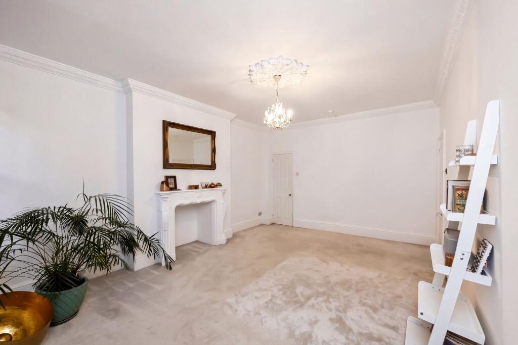 Apartment in Brighton - View 4