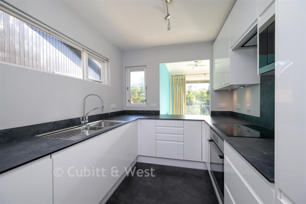 Apartment in Croydon - View 2