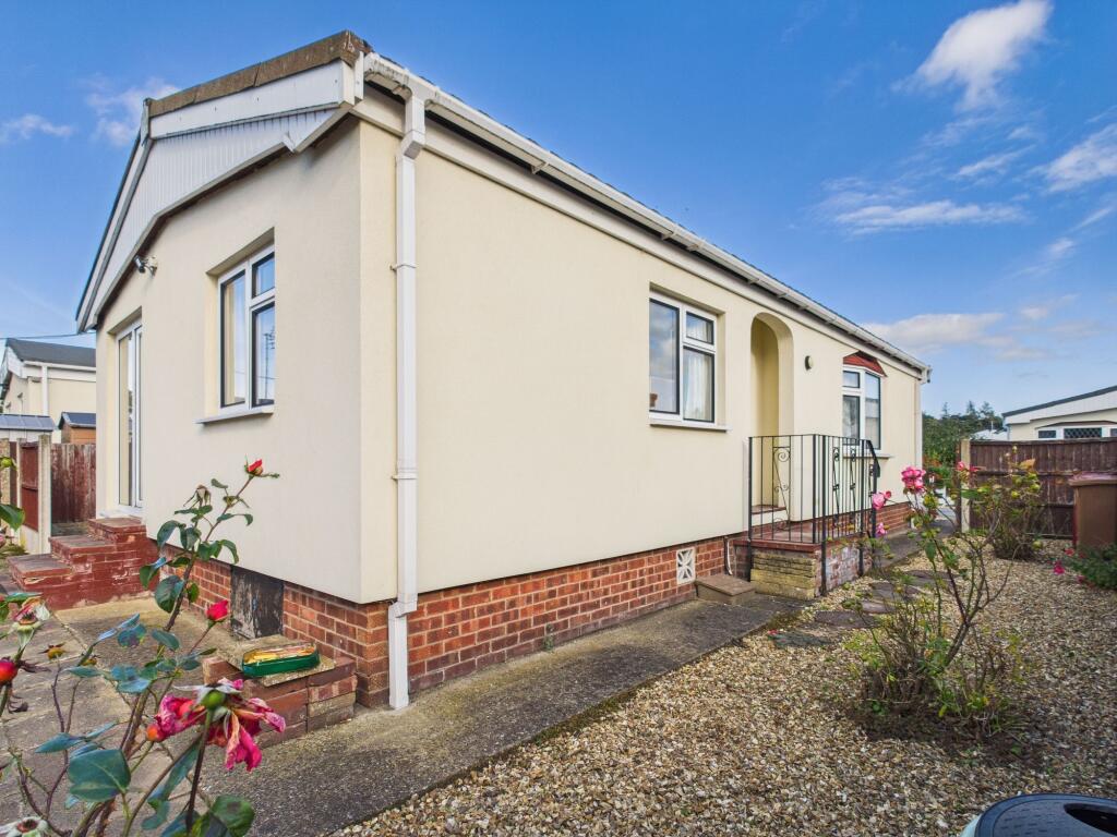 Main image of property: Parklands Mobile Homes, Scunthorpe, DN17