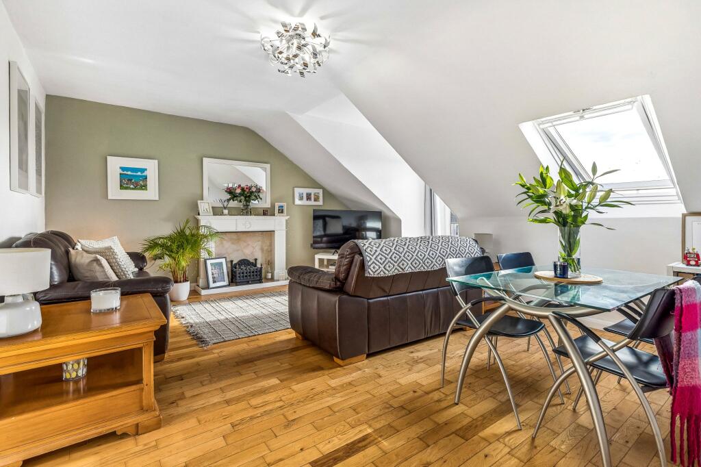 Apartment in Glasgow - View 3