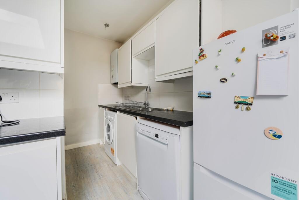 Apartment in Watford - More