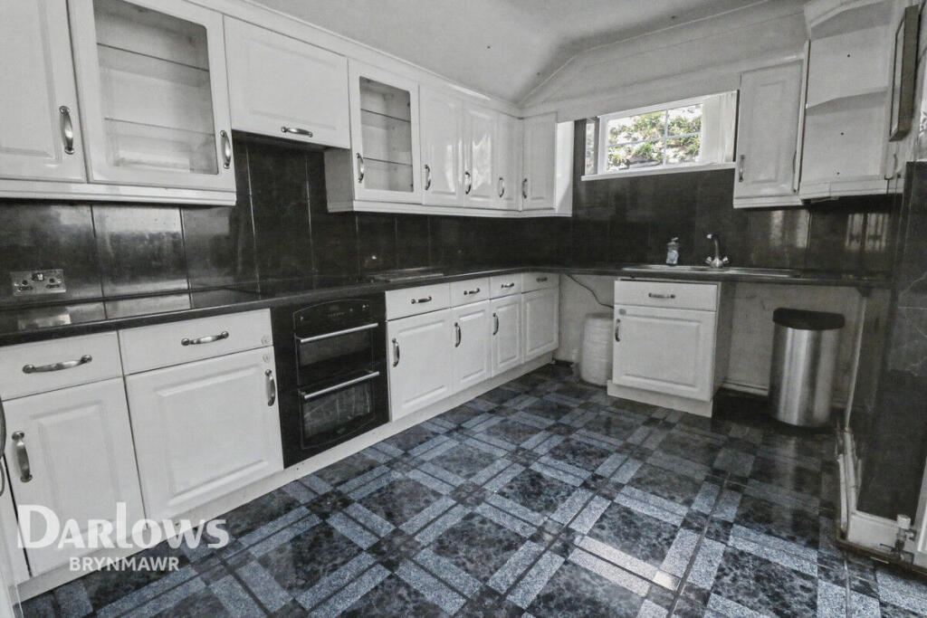 Oak Street, Abertillery photo 3