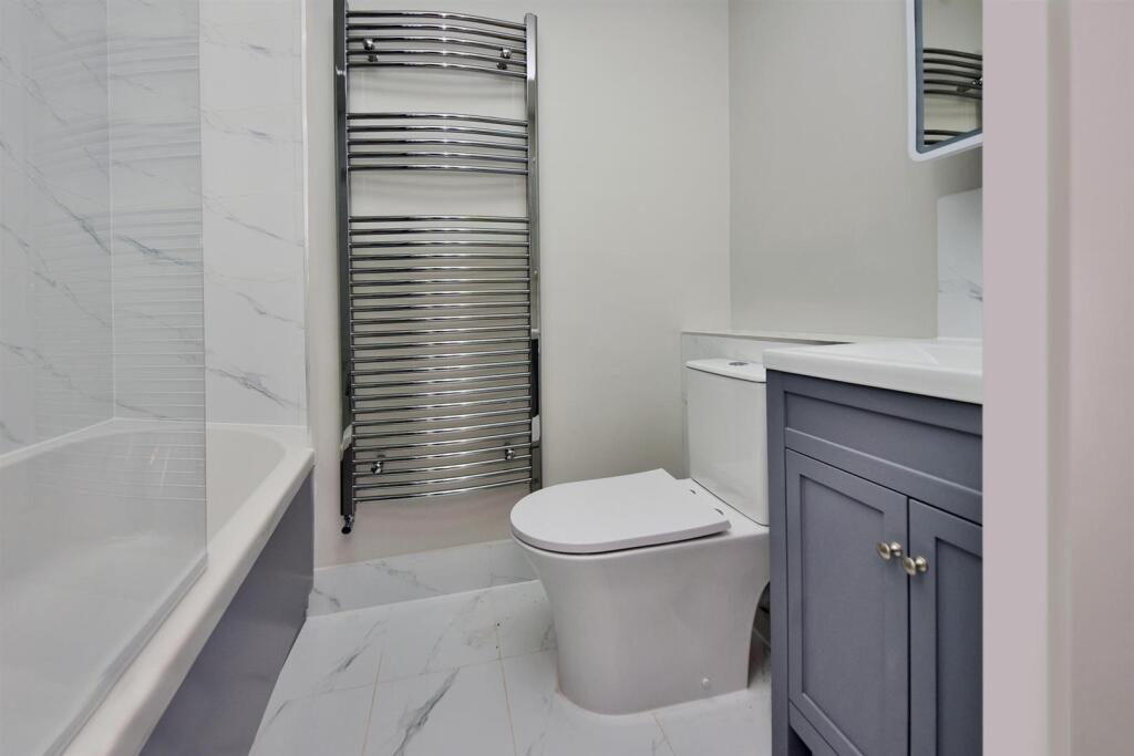 Apartment in Sutton - View 2