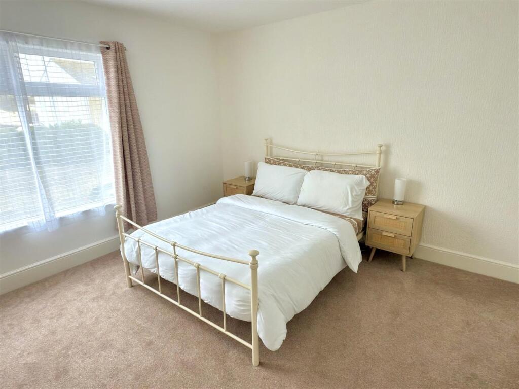 House in East Suffolk, Lowestoft - More