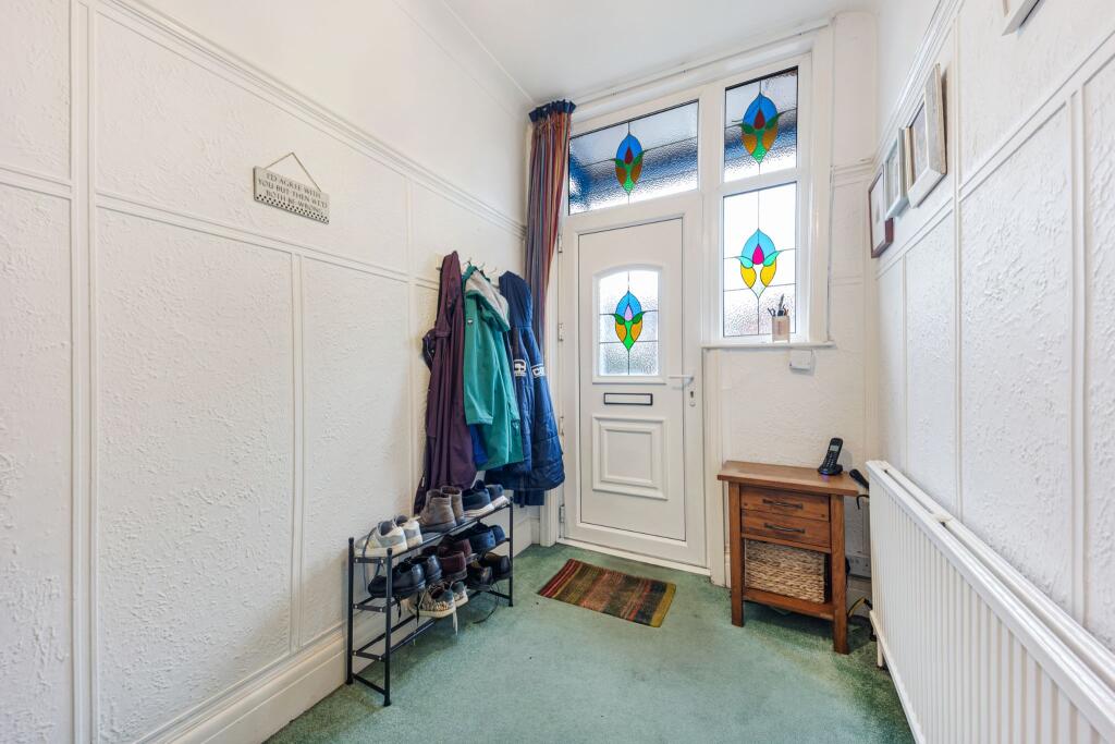661 Crompton Way, Bolton, BL1 8TL photo 2