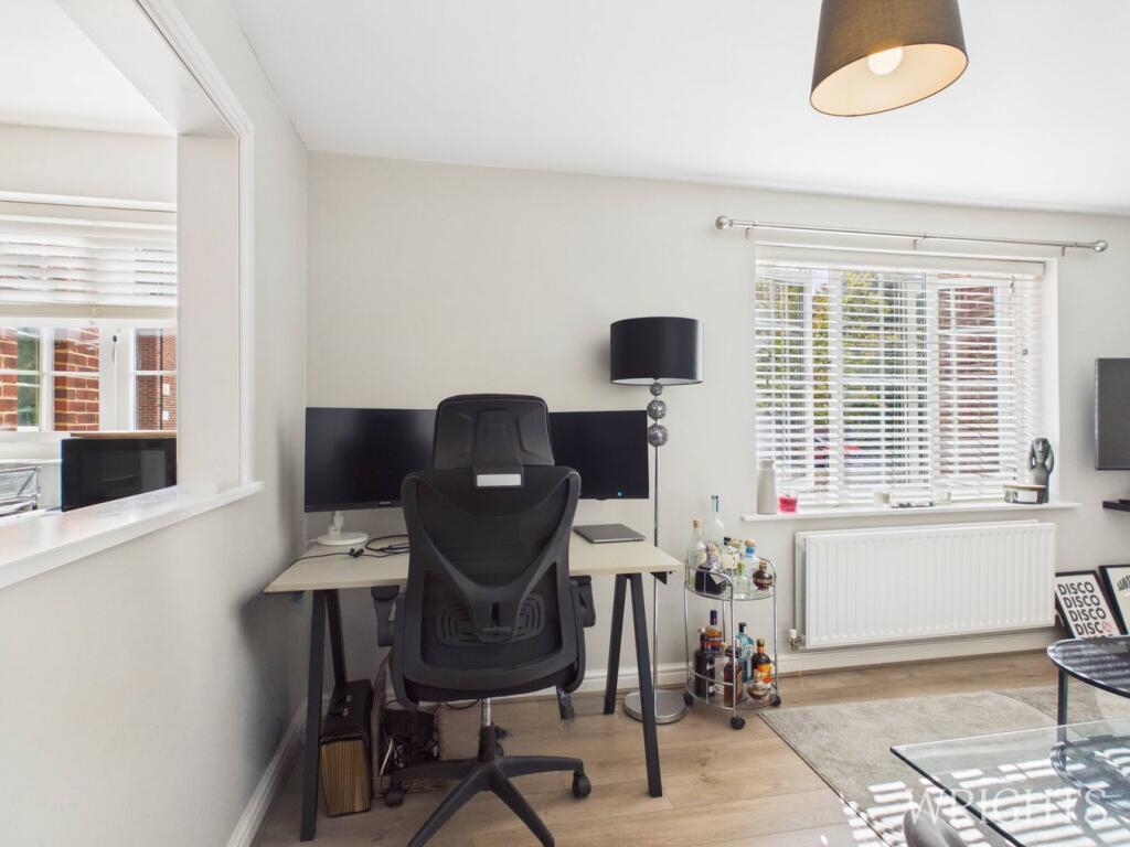 Apartment in Welwyn Hatfield, Handside - View 4