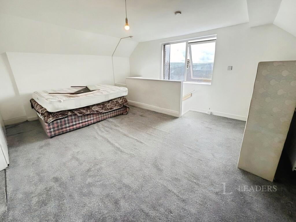 House in Bradford, Keighley - More
