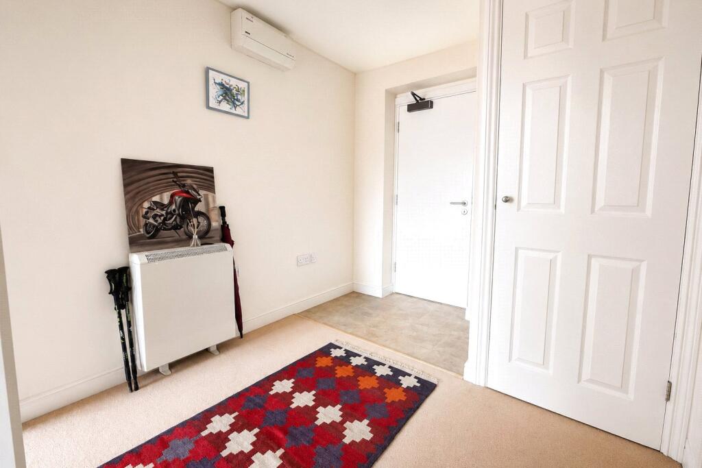 Kelvin Gate, Bracknell, Berkshire, RG12 - More