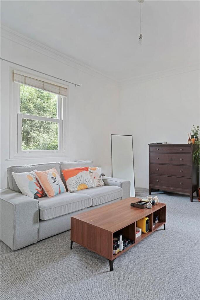 House in London - View 3